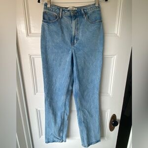 Abercrombie Curve Love 90s Straight Ultra High Rise Jean